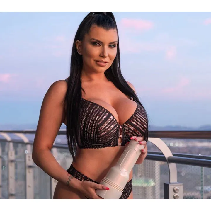 Fleshlight® Girl Romi Rain Storm Vagina Masturbator